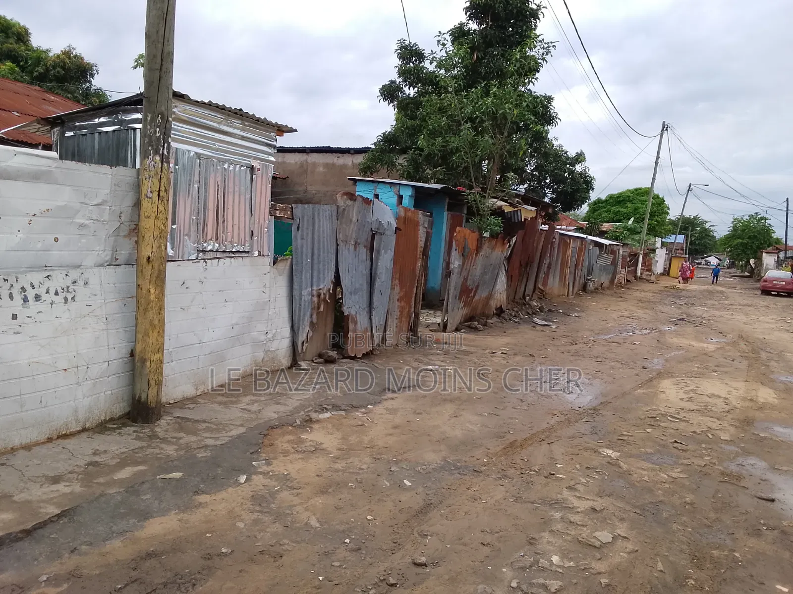 1 Parcelle Vendu Avec Habitation, Non Loin Goudron 5 Chemind