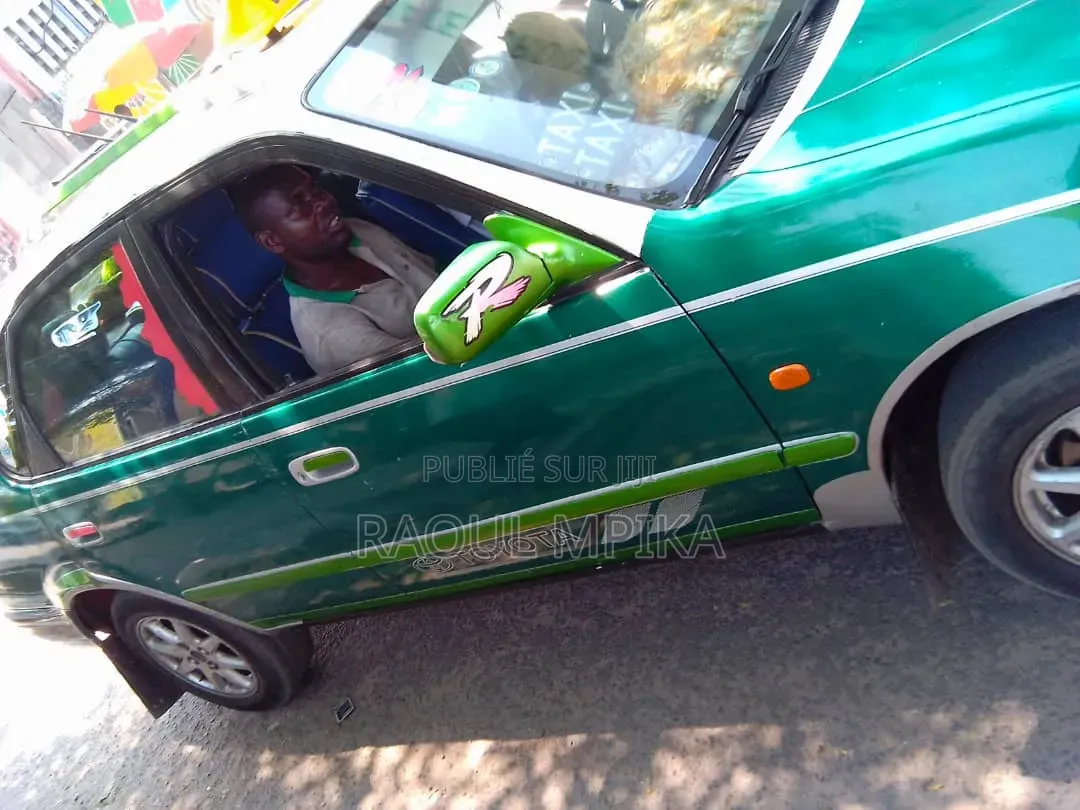 Toyota Corolla 2017 Vert