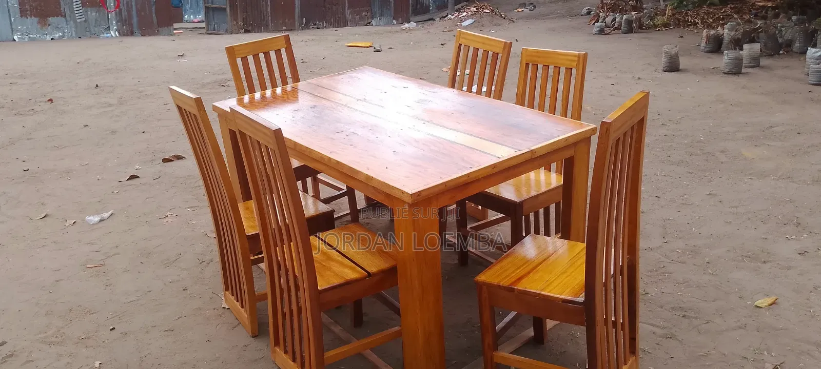 Table À Manger