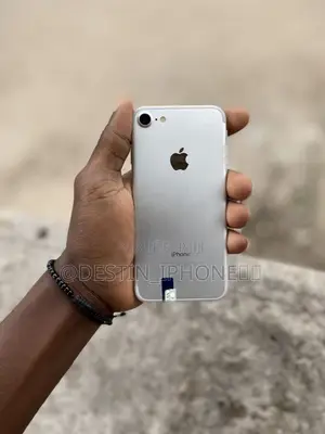 Apple iPhone 7 32 GB Noir
