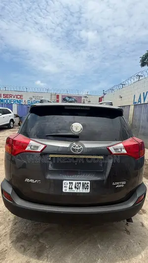 Toyota RAV4 Limited AWD (2.5L 4cyl 6A) 2016 Noir