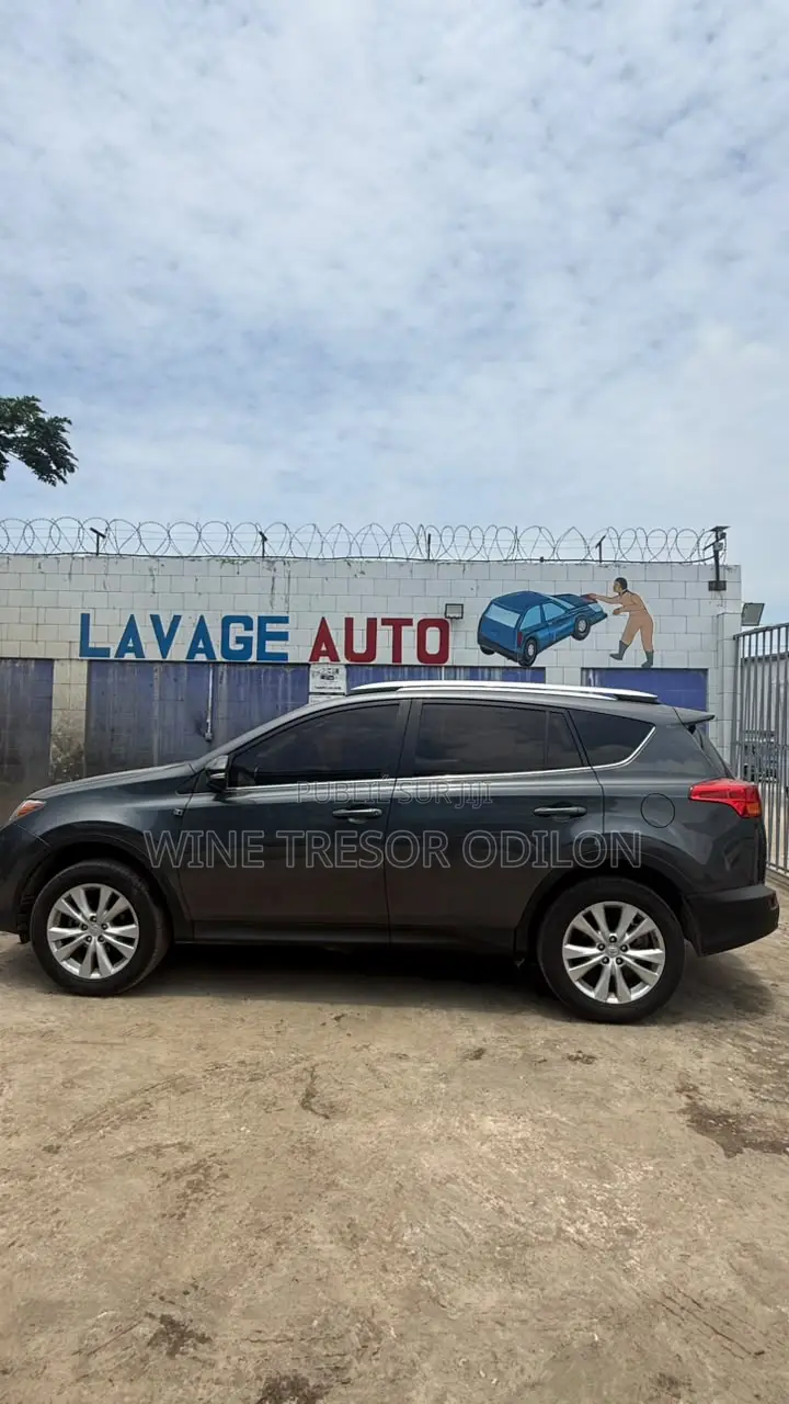 Toyota RAV4 Limited AWD (2.5L 4cyl 6A) 2016 Noir