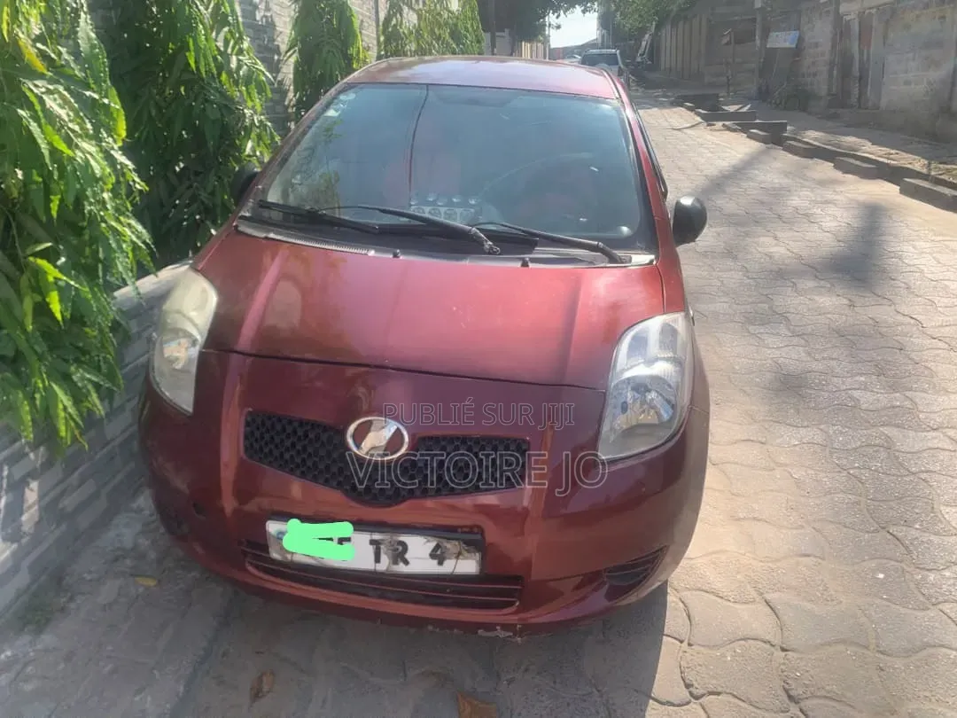 Toyota Yaris 2015 Rouge