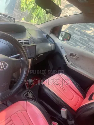 Toyota Yaris 2015 Rouge