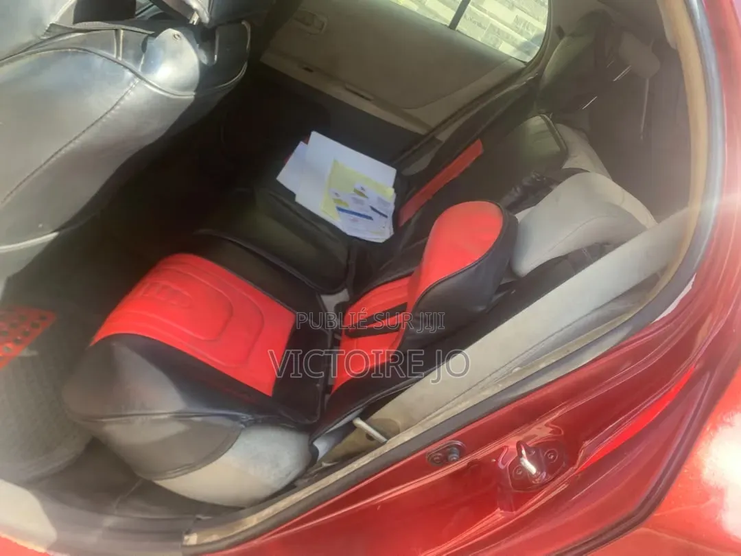 Toyota Yaris 2015 Rouge