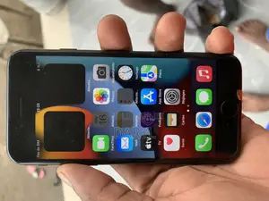 Nouveau Apple iPhone 7 32 GB Noir