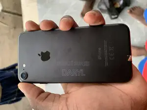 Nouveau Apple iPhone 7 32 GB Noir