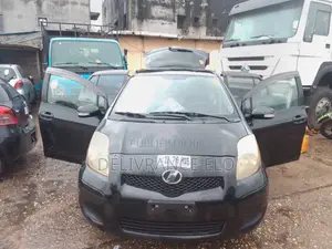 Toyota Yaris 2016 Noir