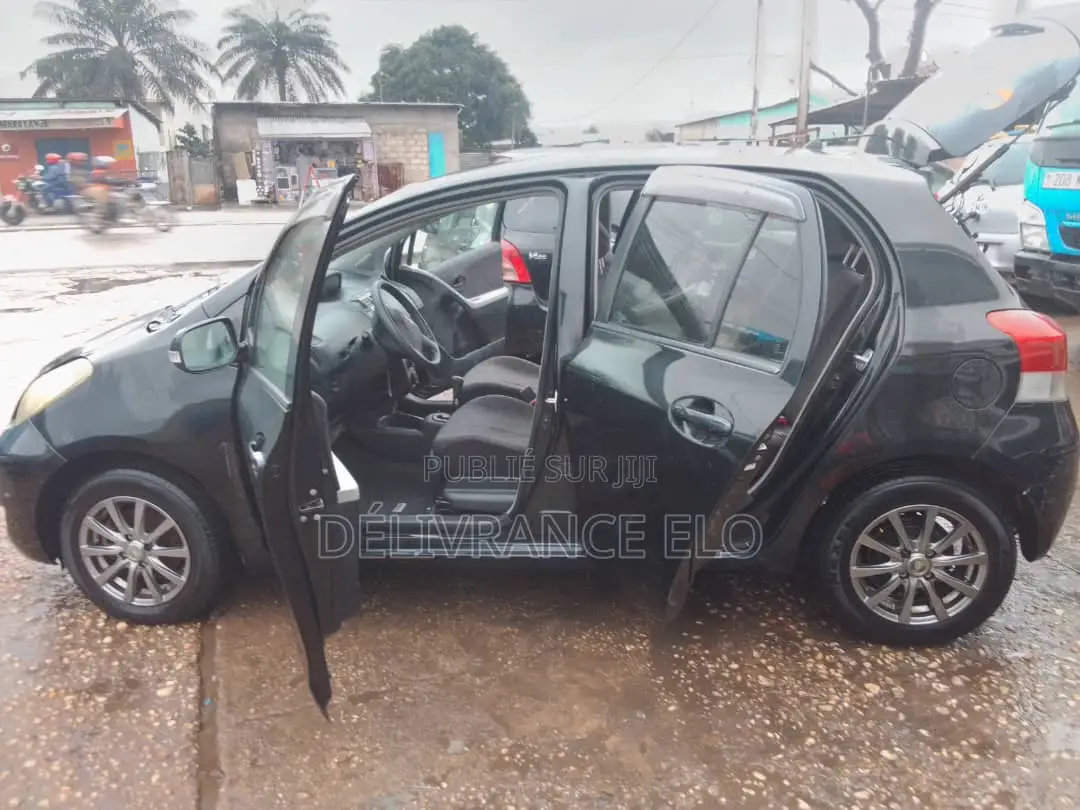Toyota Yaris 2016 Noir