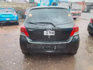 Toyota Yaris 2016 Noir