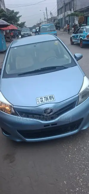 Toyota Yaris 2023 Bleu