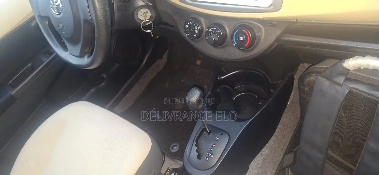 Toyota Yaris 2023 Bleu