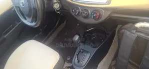 Toyota Yaris 2023 Bleu