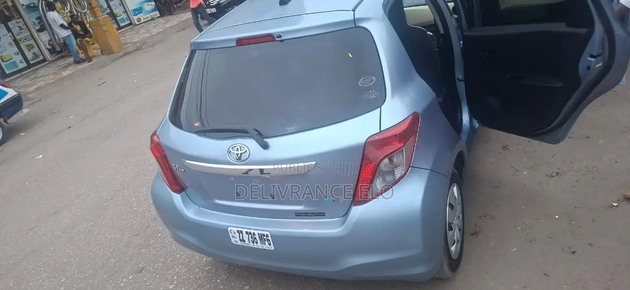 Toyota Yaris 2023 Bleu