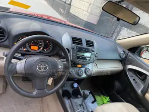 Toyota RAV4 2.0 VVT-i 2008 Rouge