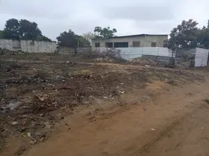 Terrain À Vidoulou / Arrêt Sapi