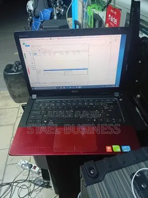 Ordinateur portable Dell 14 Premium 8GB Intel Core i5 SSD 256GB