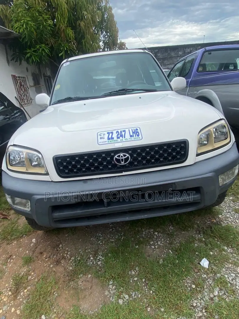 Toyota RAV4 1999 Blanc