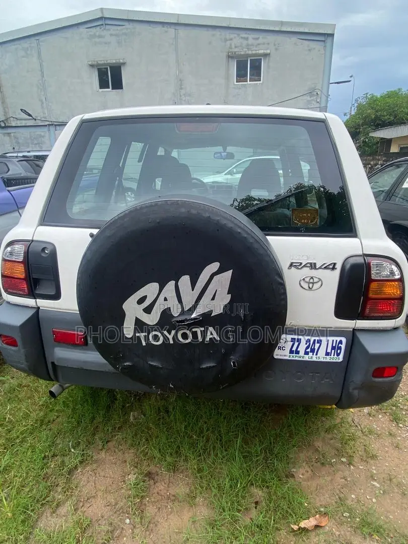 Toyota RAV4 1999 Blanc