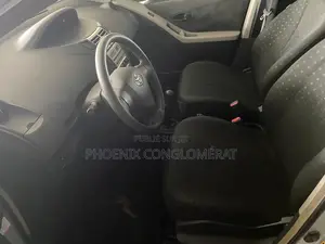 Toyota Yaris 1.5 2000 Gris