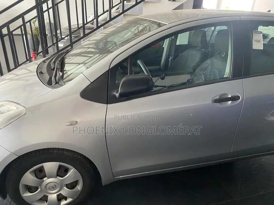 Toyota Yaris 1.5 2000 Gris