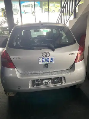 Toyota Yaris 1.5 2000 Gris