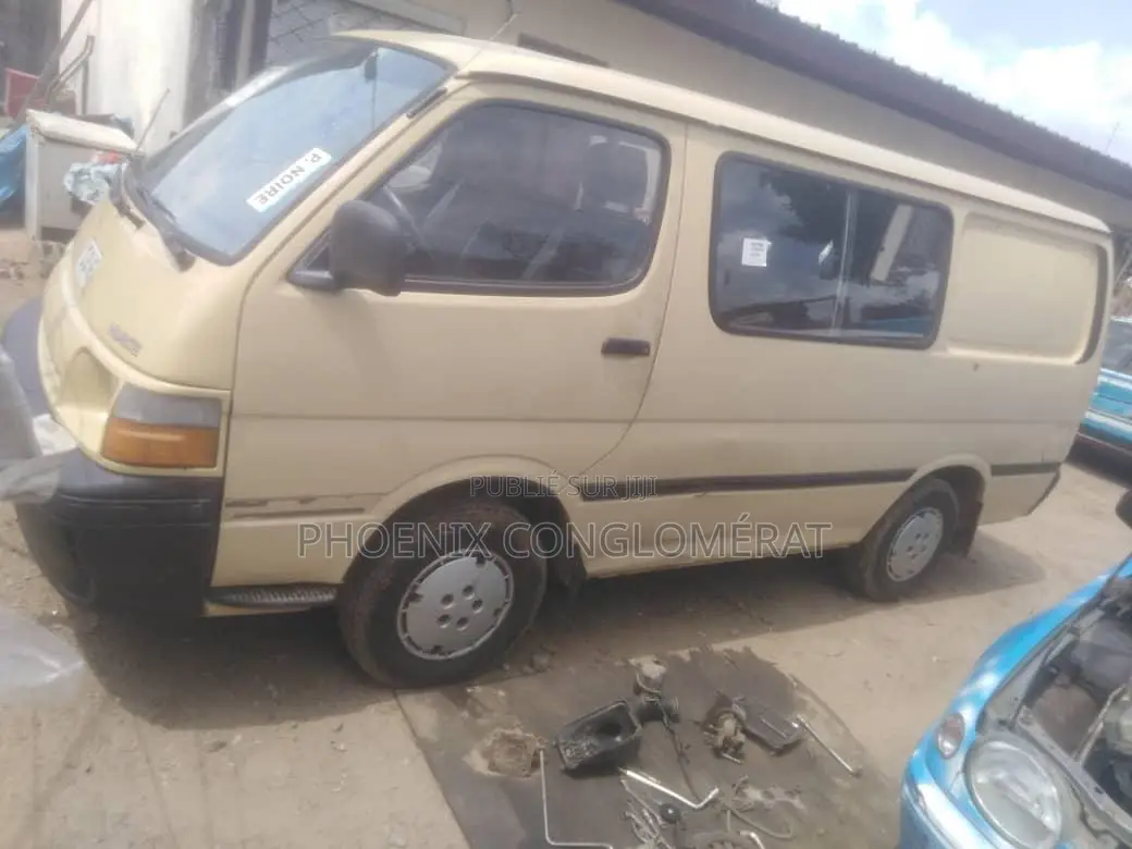 Toyota HiAce 2007 Beige