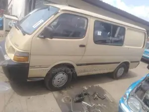 Toyota HiAce 2007 Beige