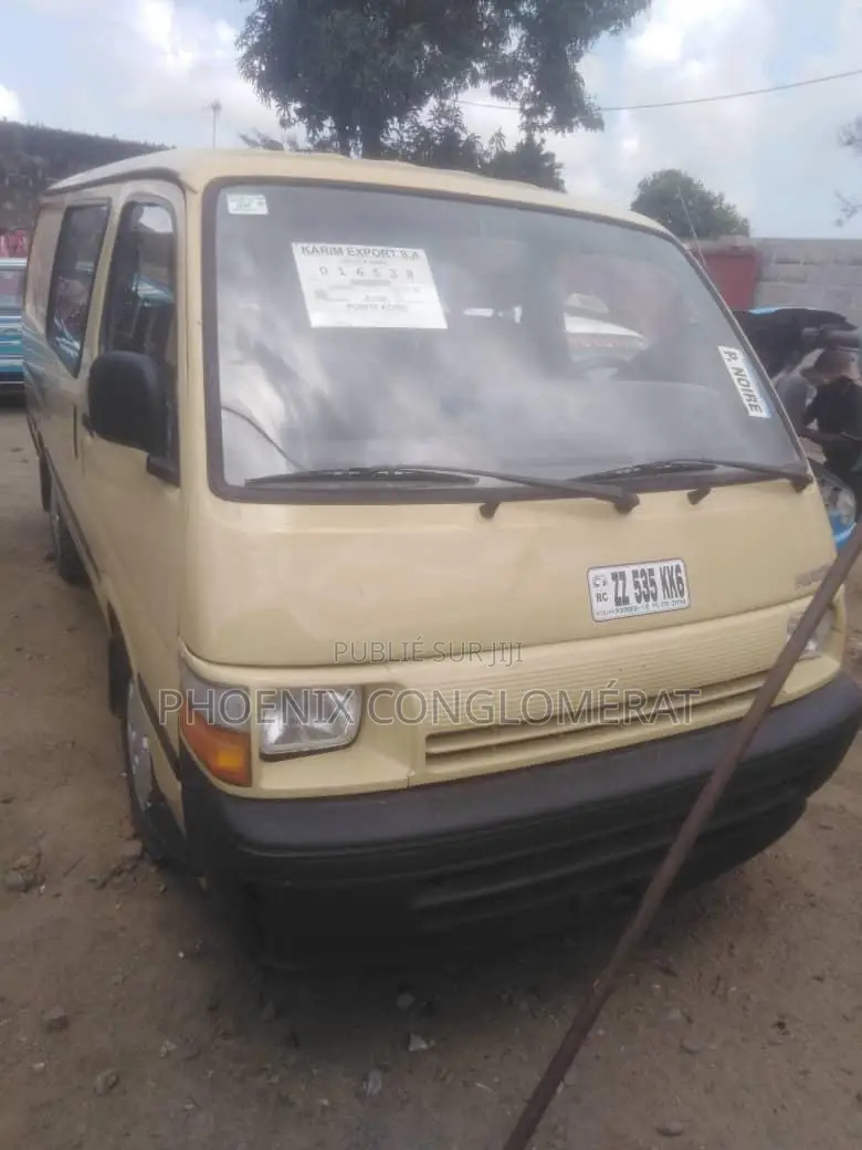 Toyota HiAce 2007 Beige