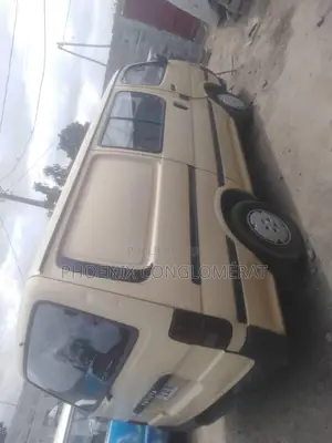 Toyota HiAce 2007 Beige