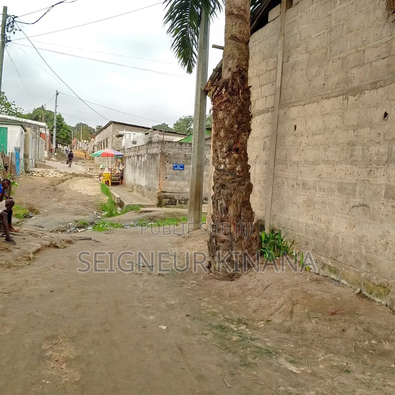 1chbre Maison dans Ngoyo à Vendre