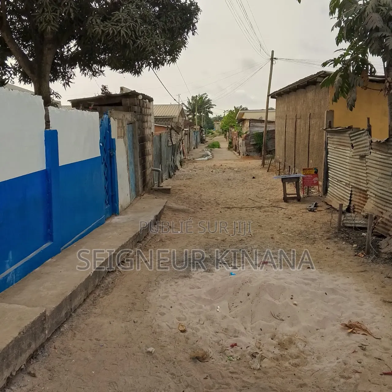 1chbre Maison dans Ngoyo à Vendre