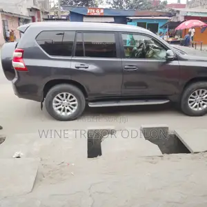 Toyota Land Cruiser Prado 2.8 D-4D 2016 Gris