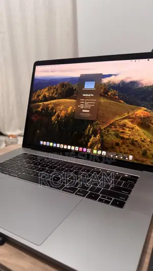 Ordinateur portable Apple MacBook 2018 16GB Intel Core i7 SSD 256GB