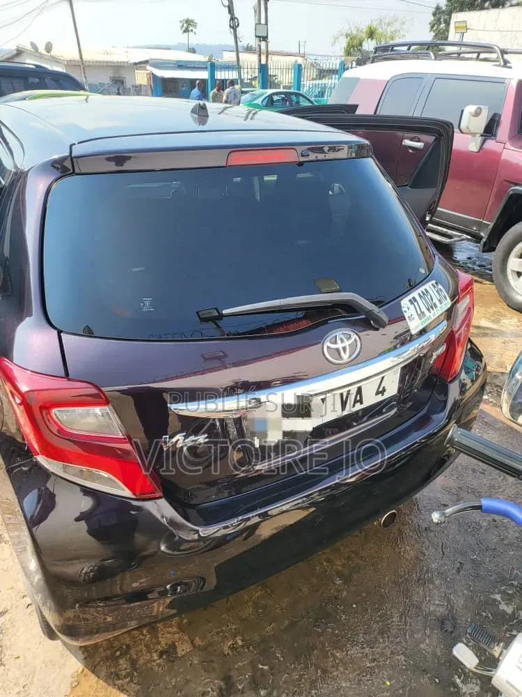 Toyota Vitz 2016 Violet