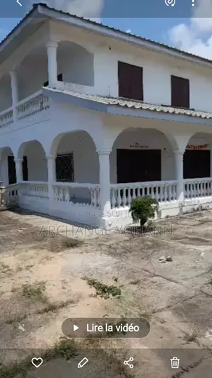 6chbre Villa dans Mvoumvou à Vendre