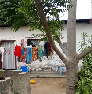 Demi Parcelle À Vendre