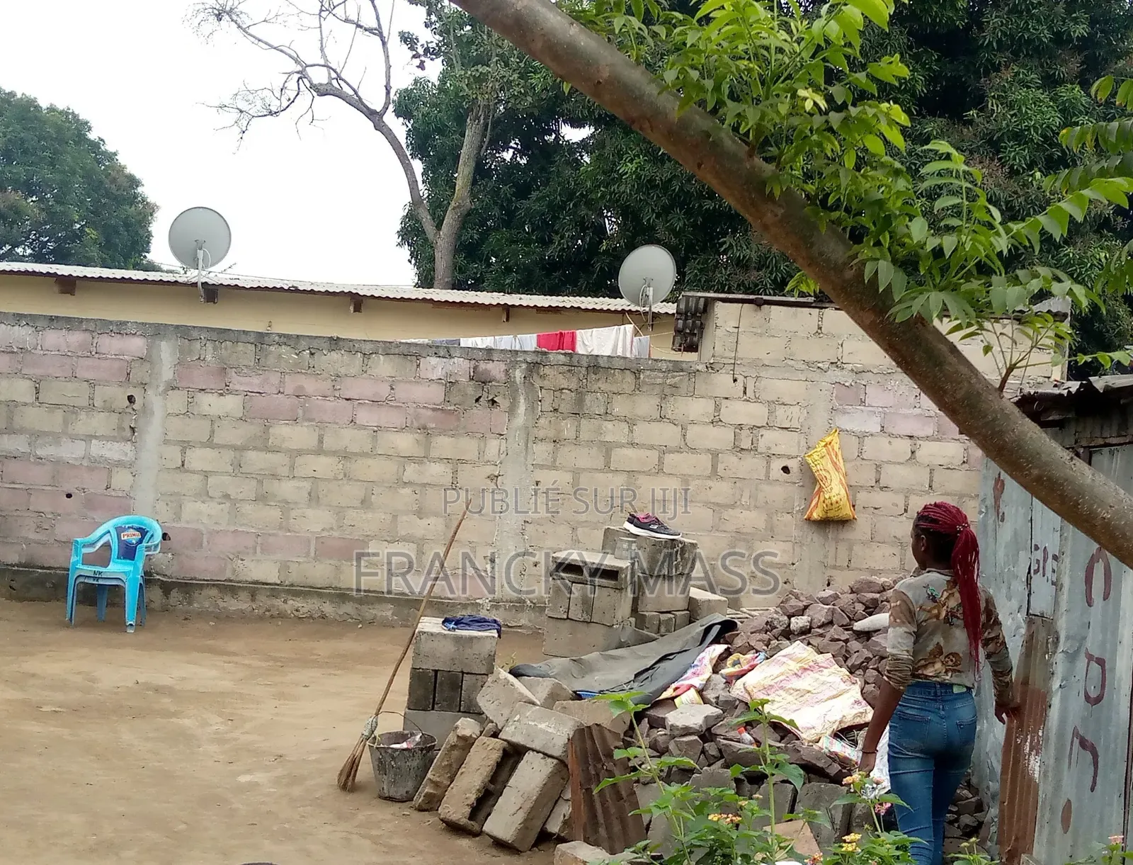 Demi Parcelle À Vendre