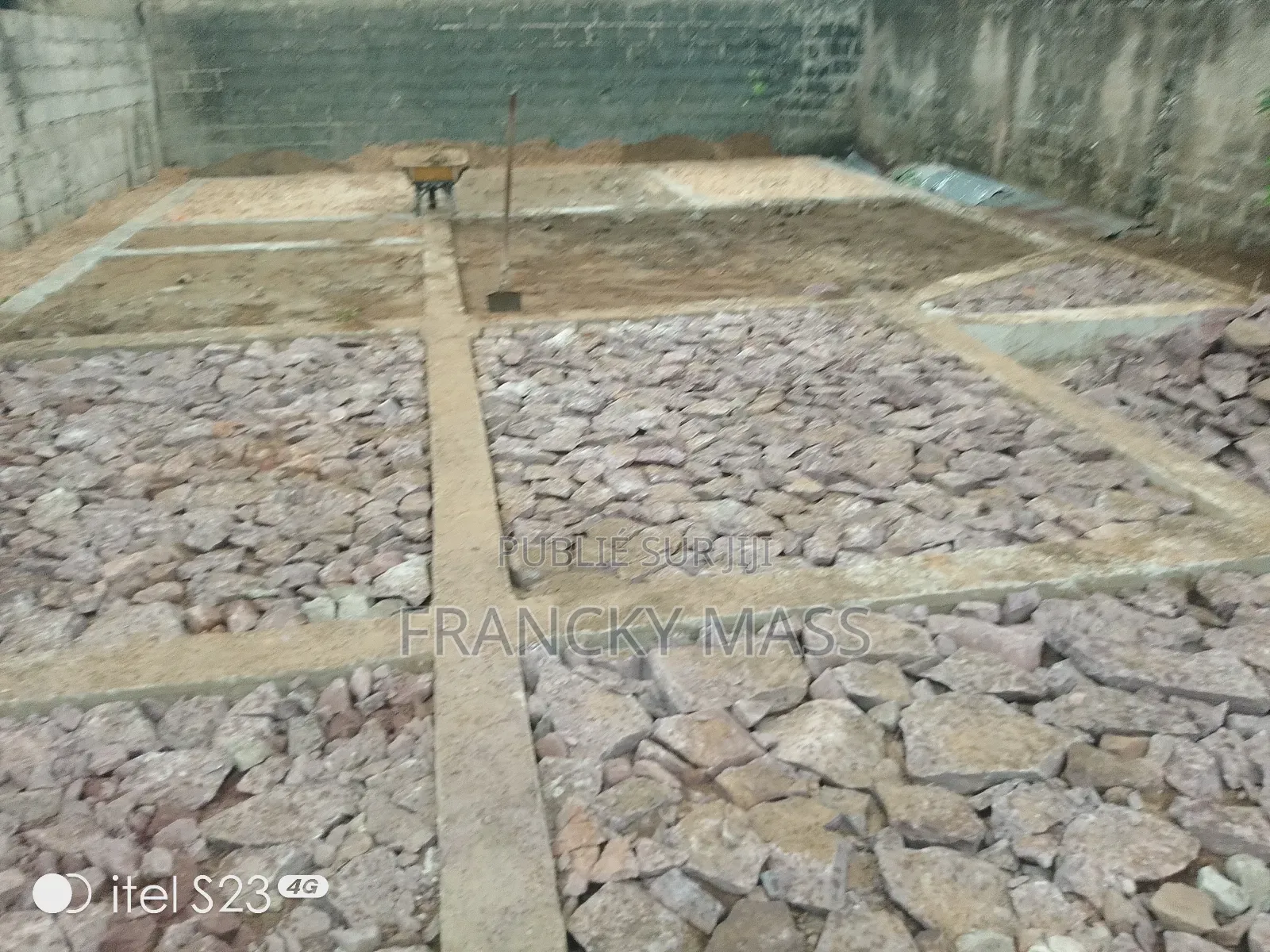 Demi Parcelle À Vendre