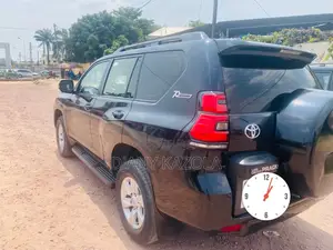 Neuf Toyota Land Cruiser Prado 2023 Noir