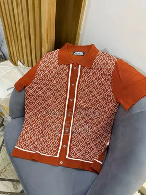 Vêtements De Très Bonnes Qualités À Vendre À Bon Prix en Plus