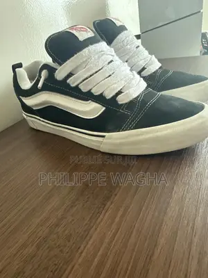 Vans Knu School À Vendre ( Pointure 47)Only Whatsapp