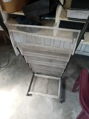 Présentoir Métallique À Documents Avec Roulettes – Bureau