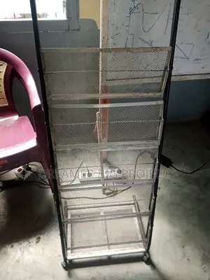 Présentoir Métallique À Documents Avec Roulettes – Bureau