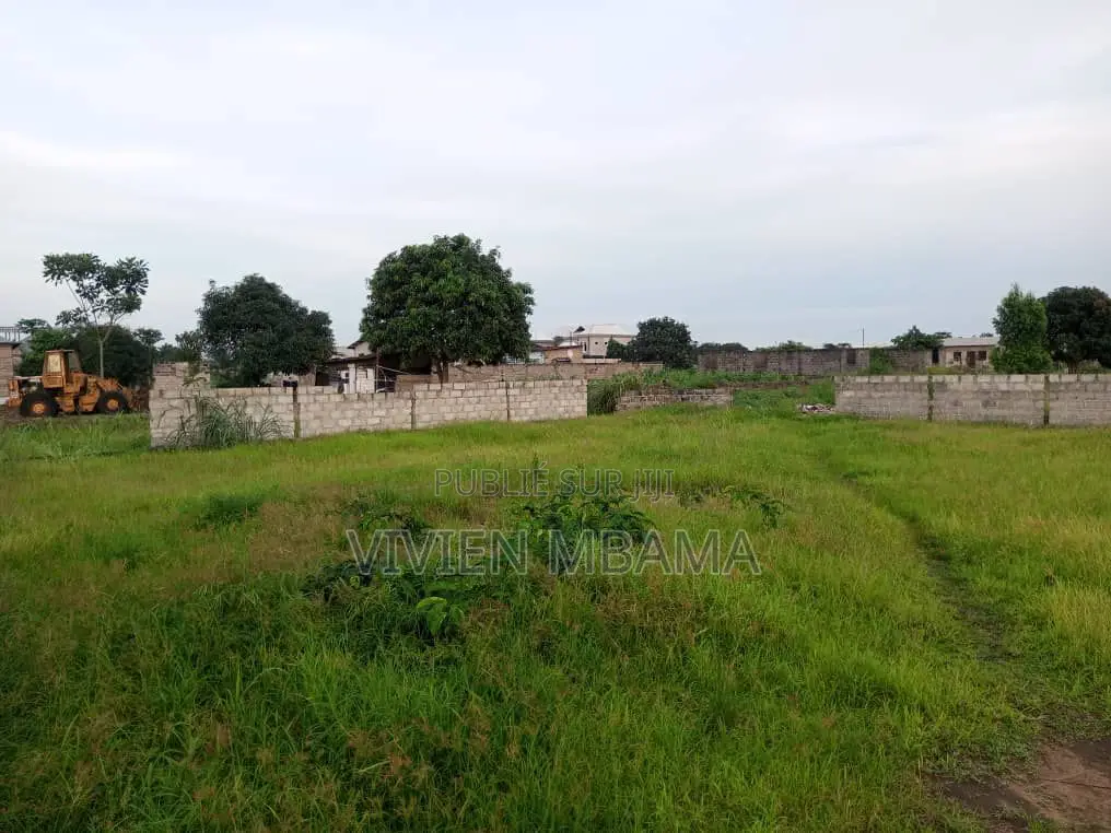 6 Parcelles Jumelees a Vindoulou