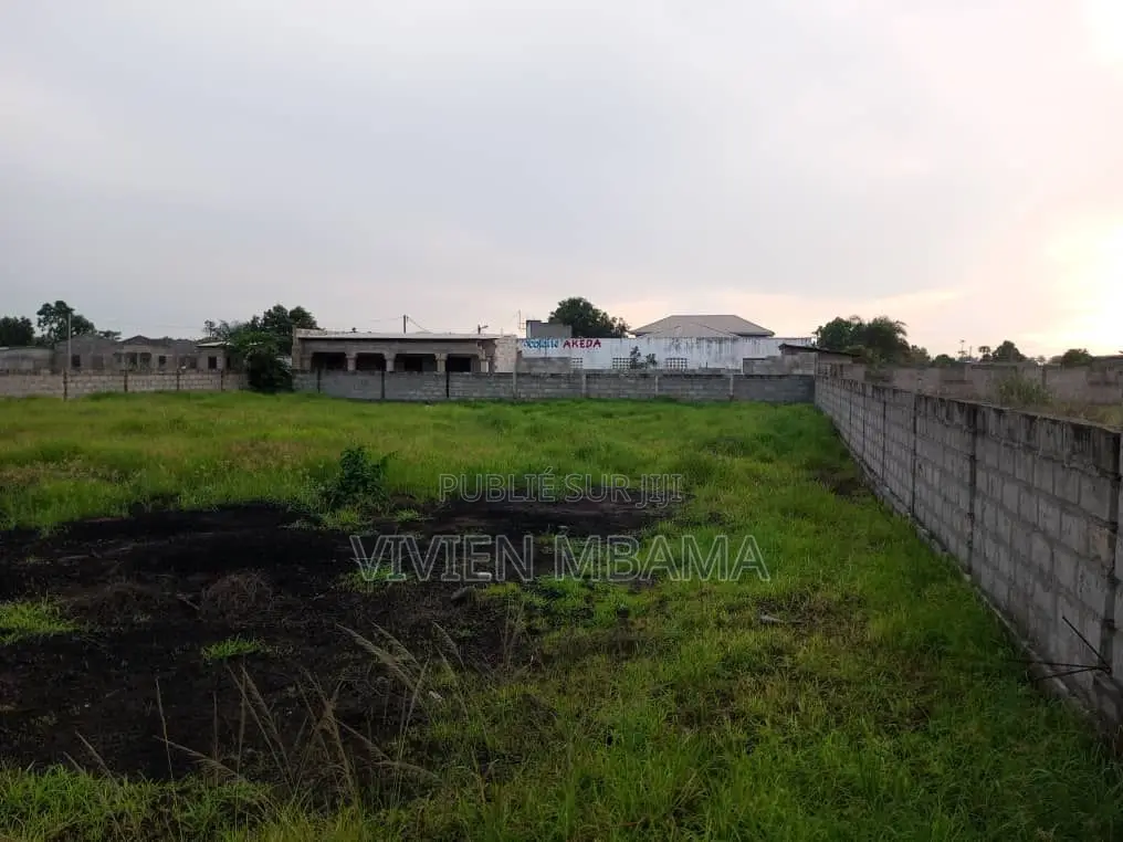 6 Parcelles Jumelees a Vindoulou