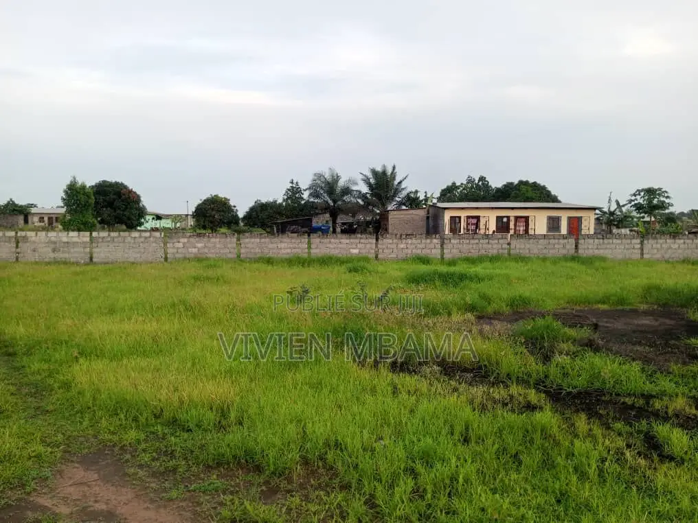 6 Parcelles Jumelees a Vindoulou