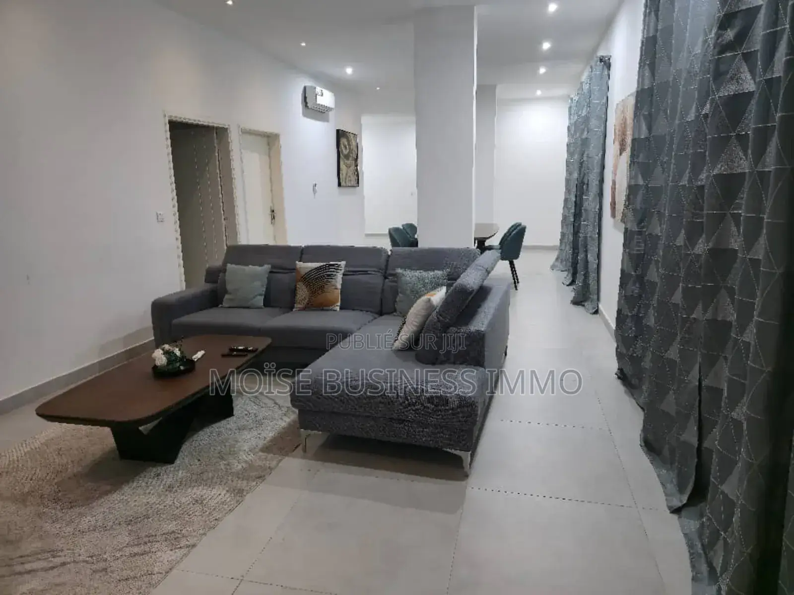 Furnished 2chbre Appartement dans Moïse Business &, Lumumba à Louer
