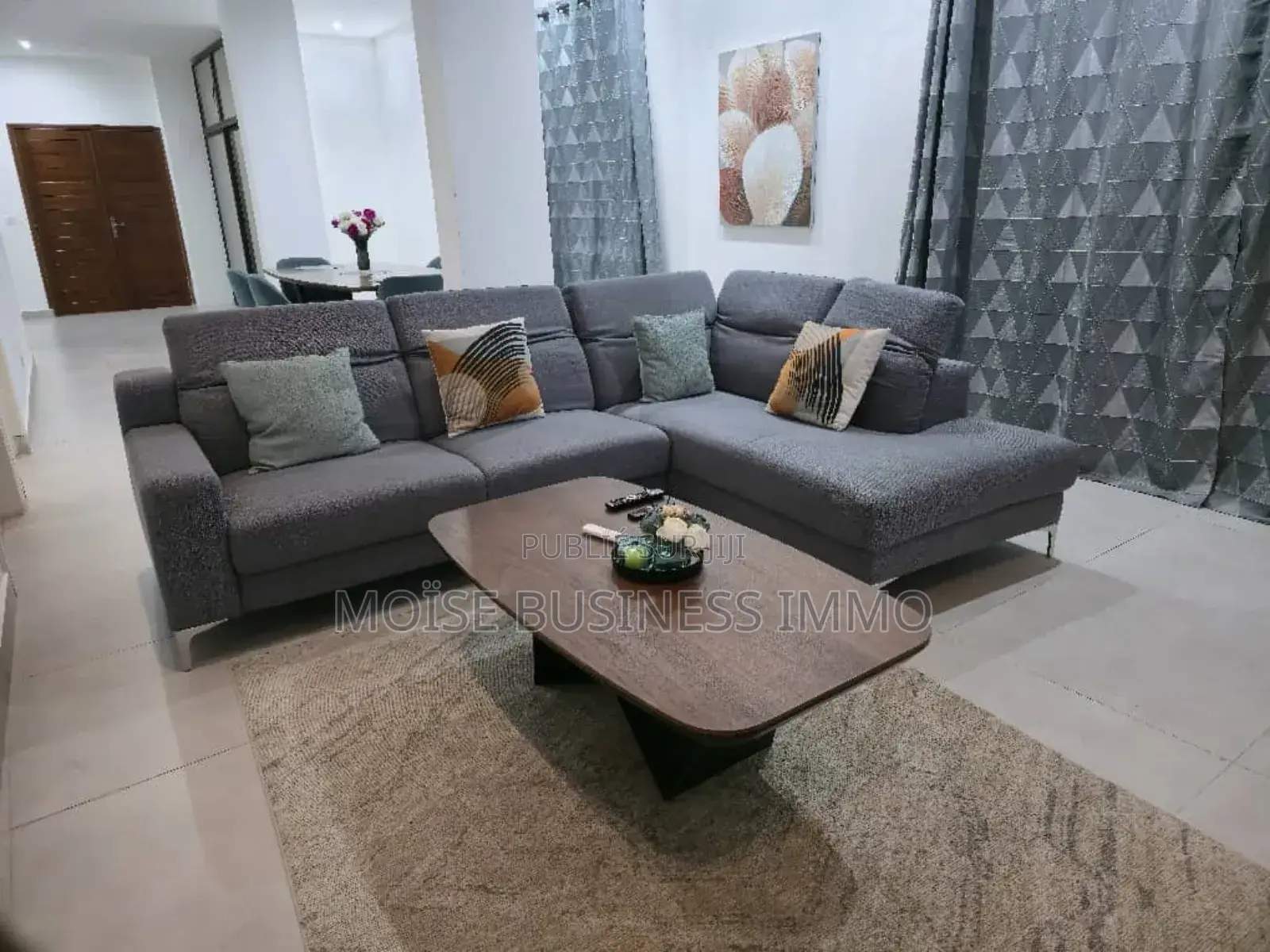 Furnished 2chbre Appartement dans Moïse Business &, Lumumba à Louer