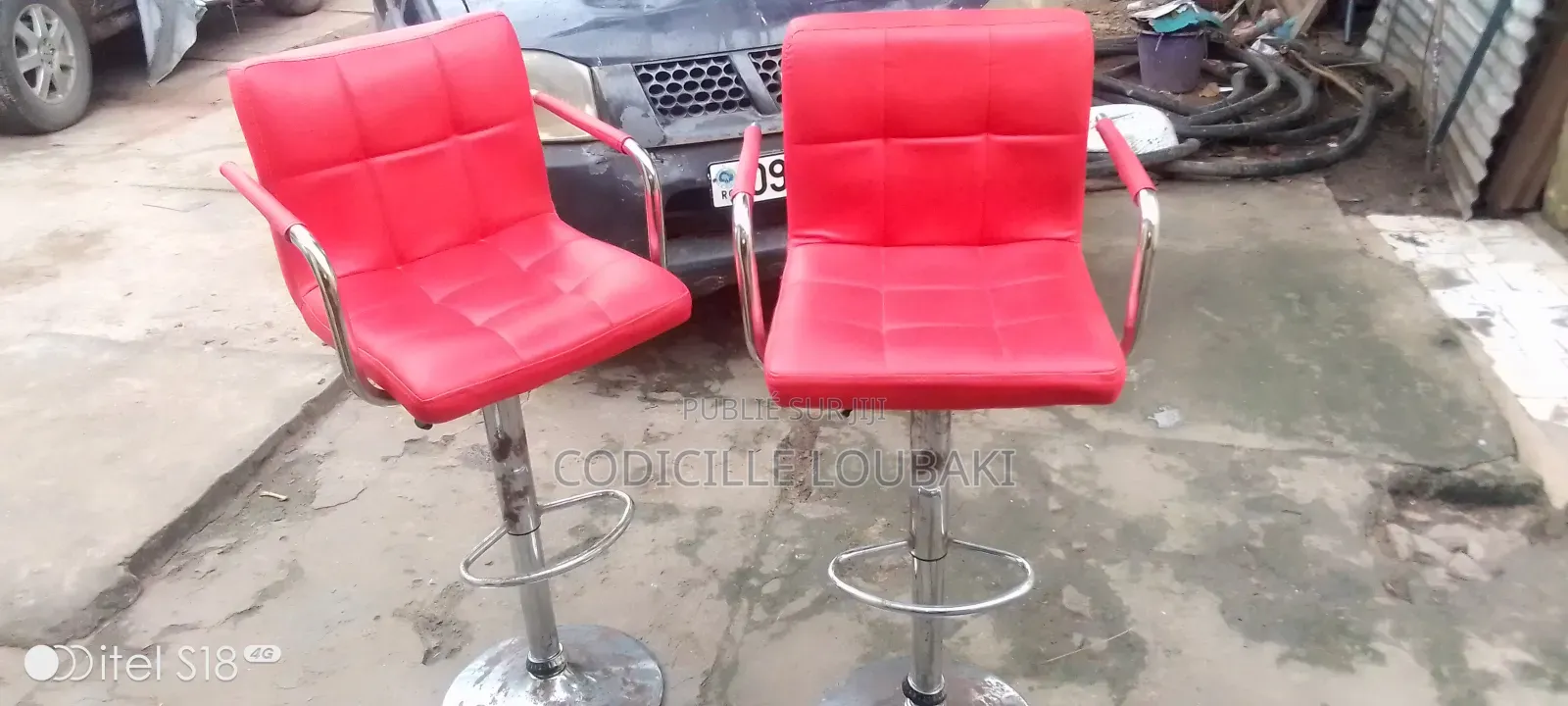 Chaise Rotative , Utilisable Dans Les Salons De Coiffures